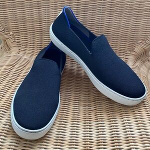 Rothy’s slip-on sneaker in deep navy size 8